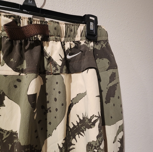 Women's Nike ACG Zip Smith Summit AOP Skirt - Picture 12 of 16